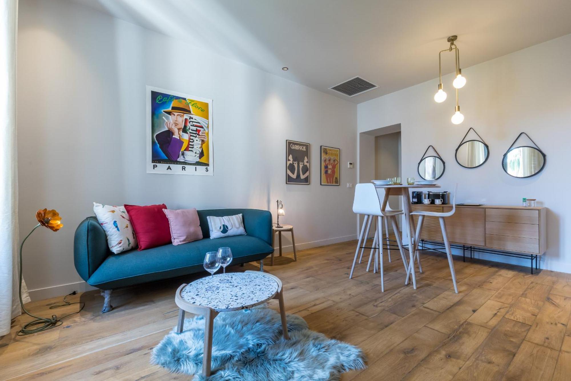 Refined & Cozy 1 Bedroom Downtown Apartment *