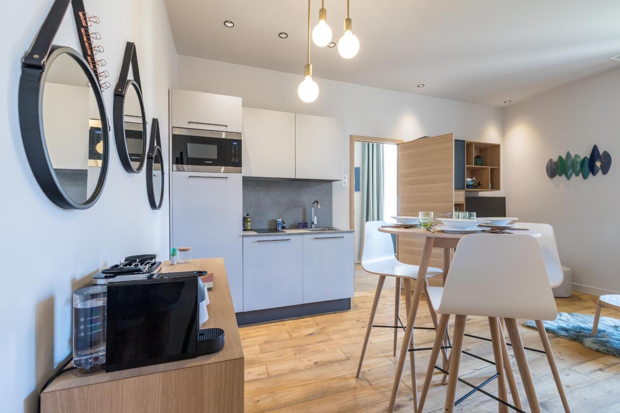 Refined & Cozy 1 Bedroom Downtown * Nice