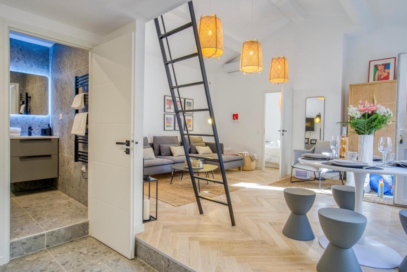 Charming House, Large Private Terrace, Air Conditioning - 