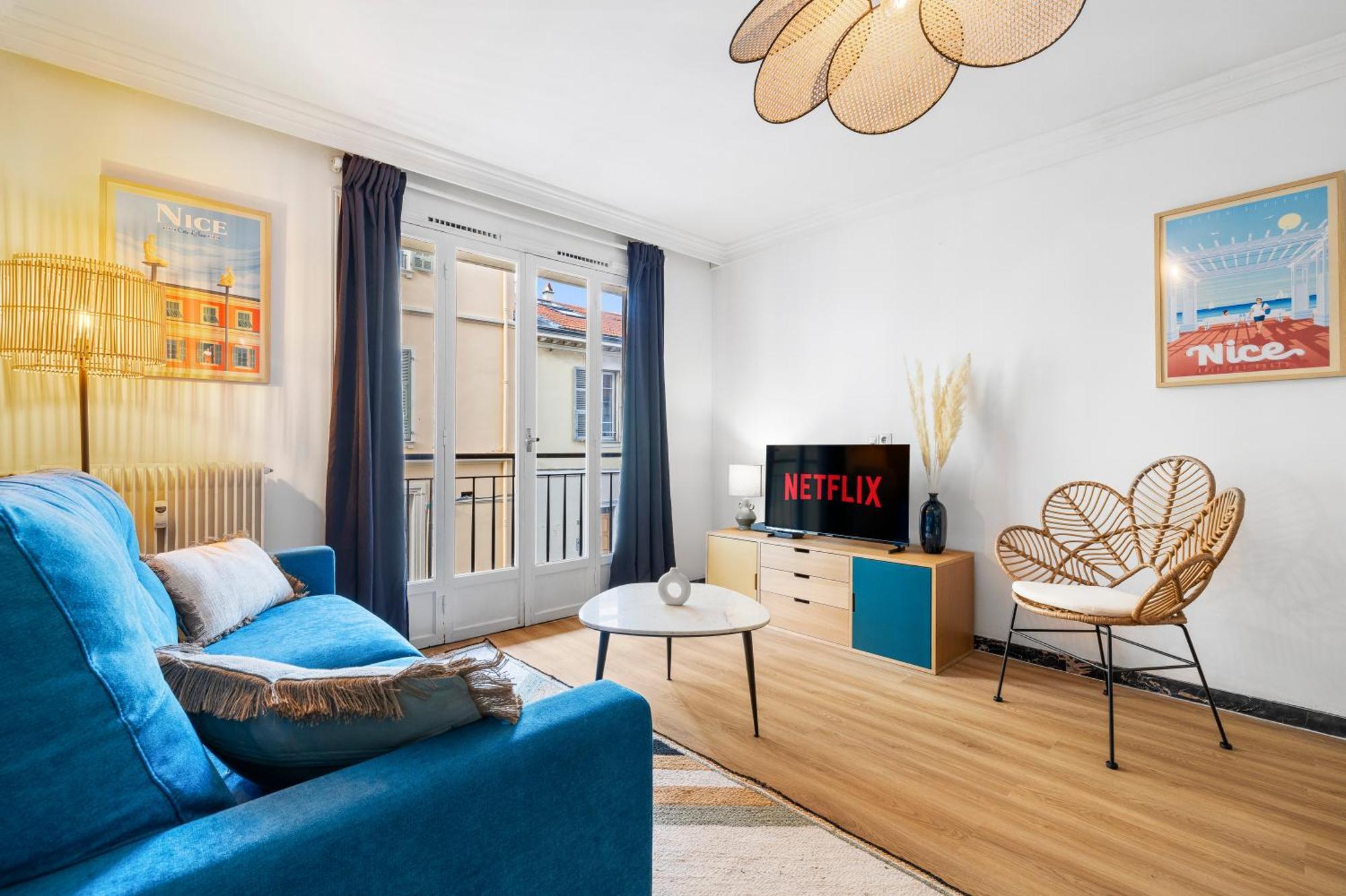 Apartment Renting - Philibert - Elegant Spacious Quiet Near The Port Free Parking *