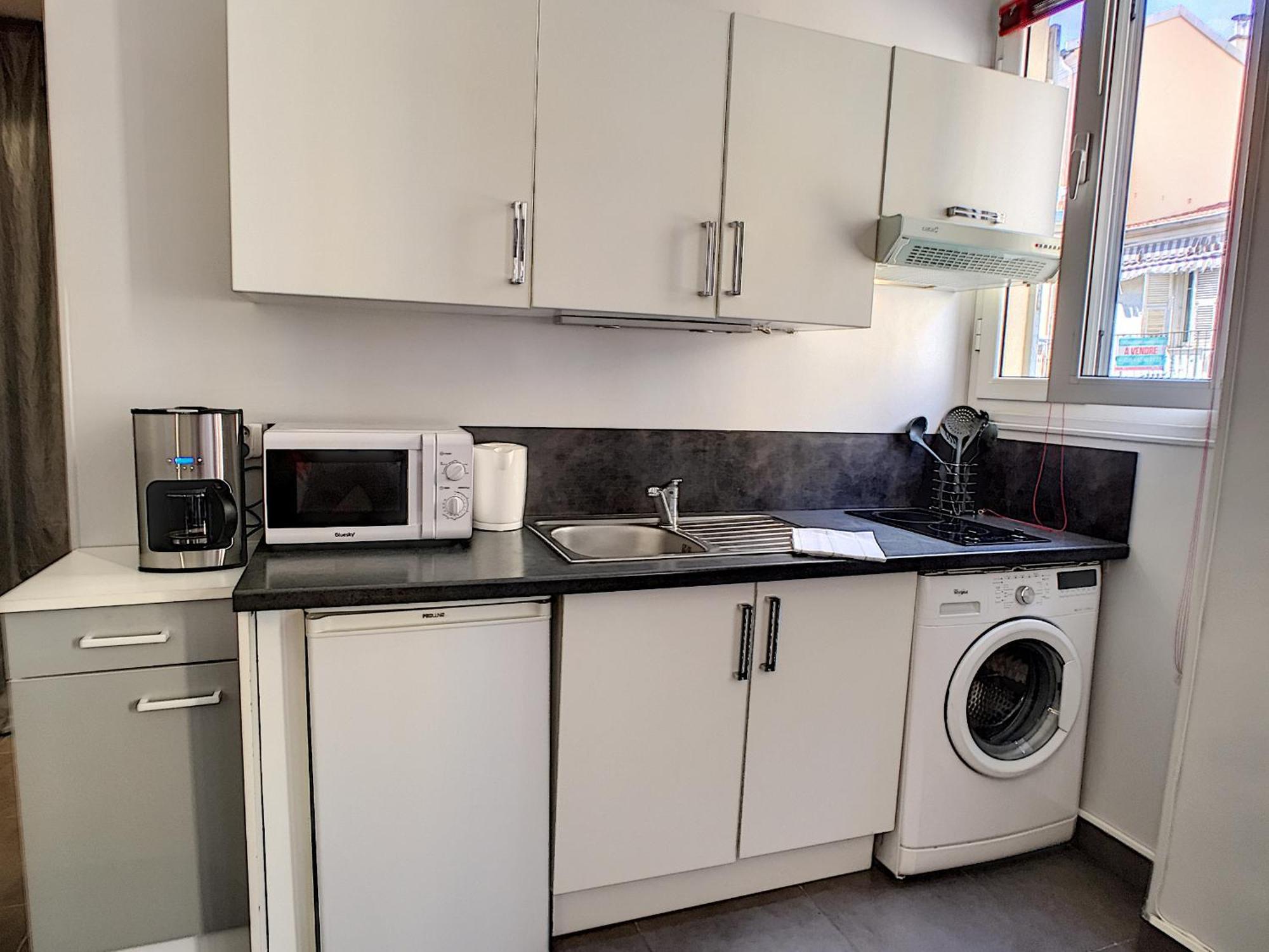 Nestor&jeeves - Red Touch - - Close Sea Apartment