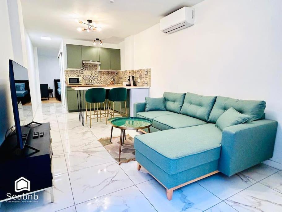 Charming Downtown - Ac - Wifi - Private Entrance Apartment *