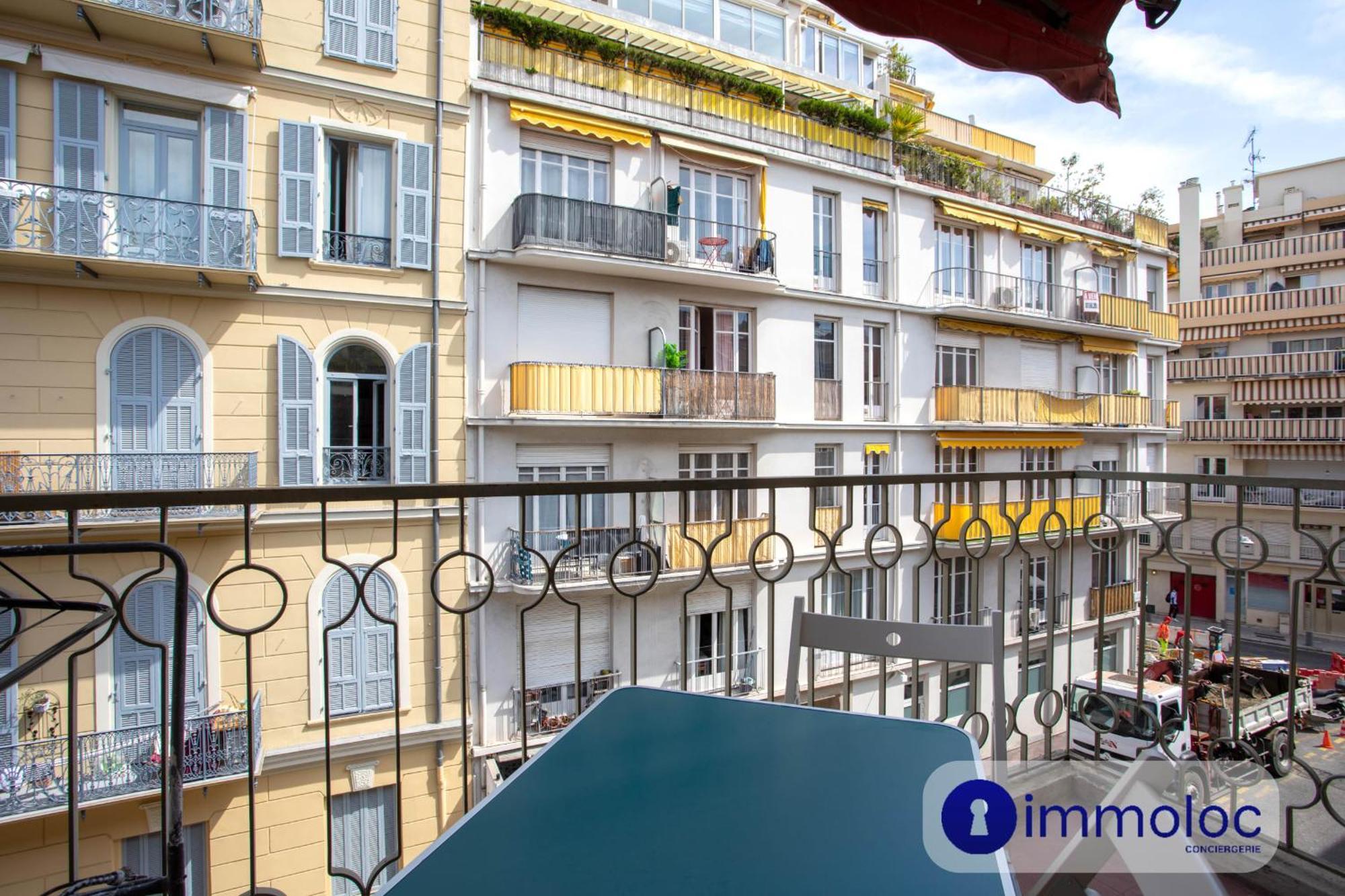 Air-conditioned District Of The Musicians Apartment *