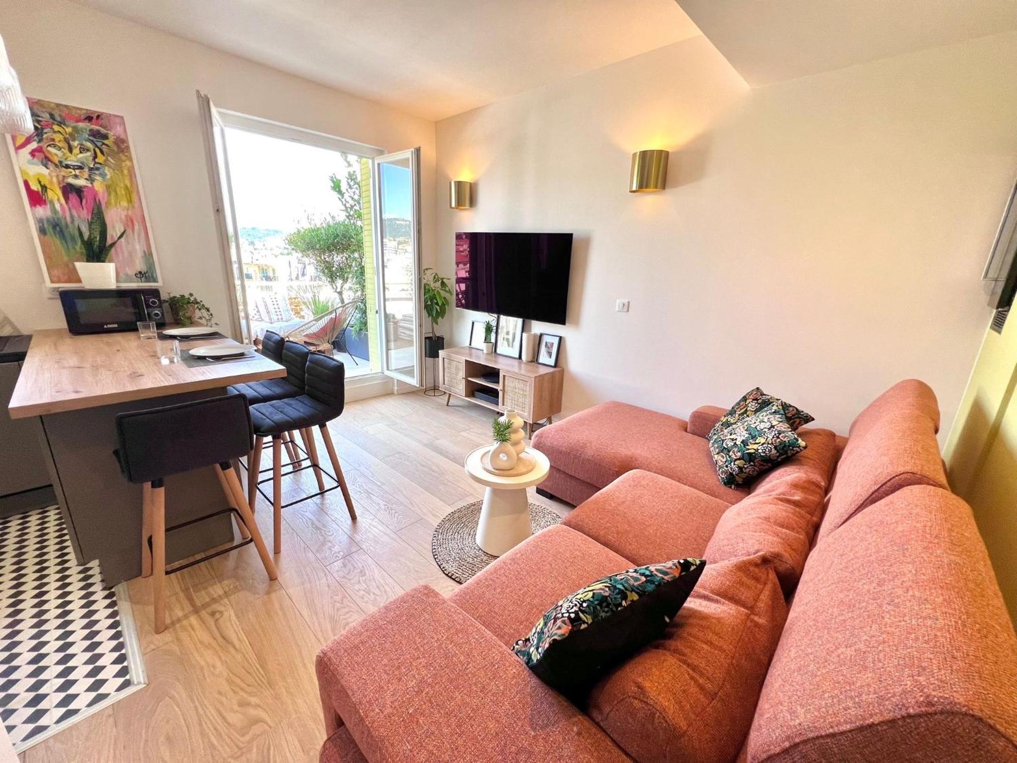 Charming Penthouse In - 10 Minutes From Seaside * Nice