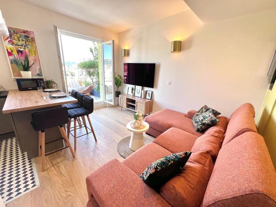 Charming Penthouse In - 10 Minutes From Seaside