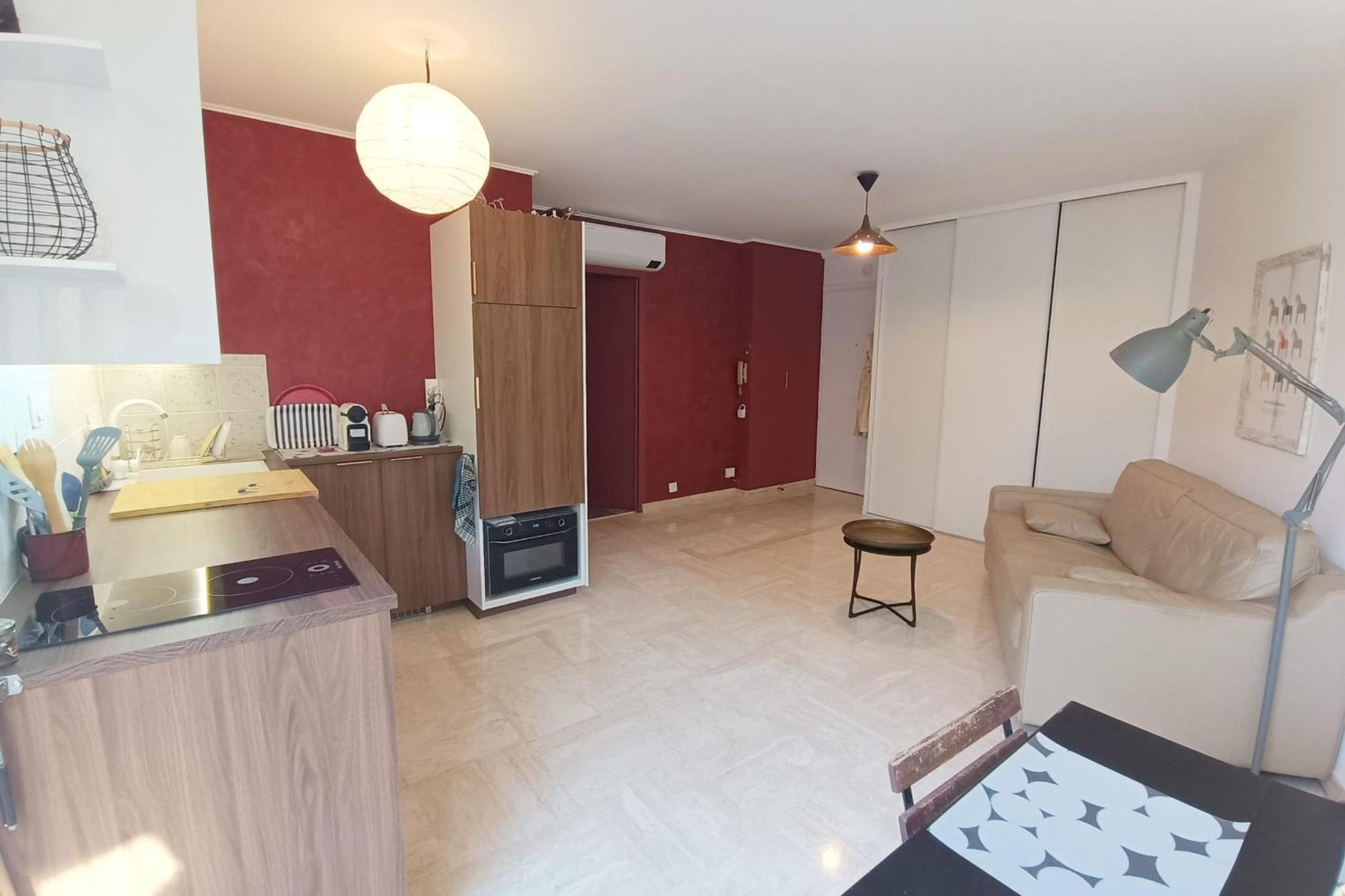 Refurbished With Terrace And Garden Apartment Nice