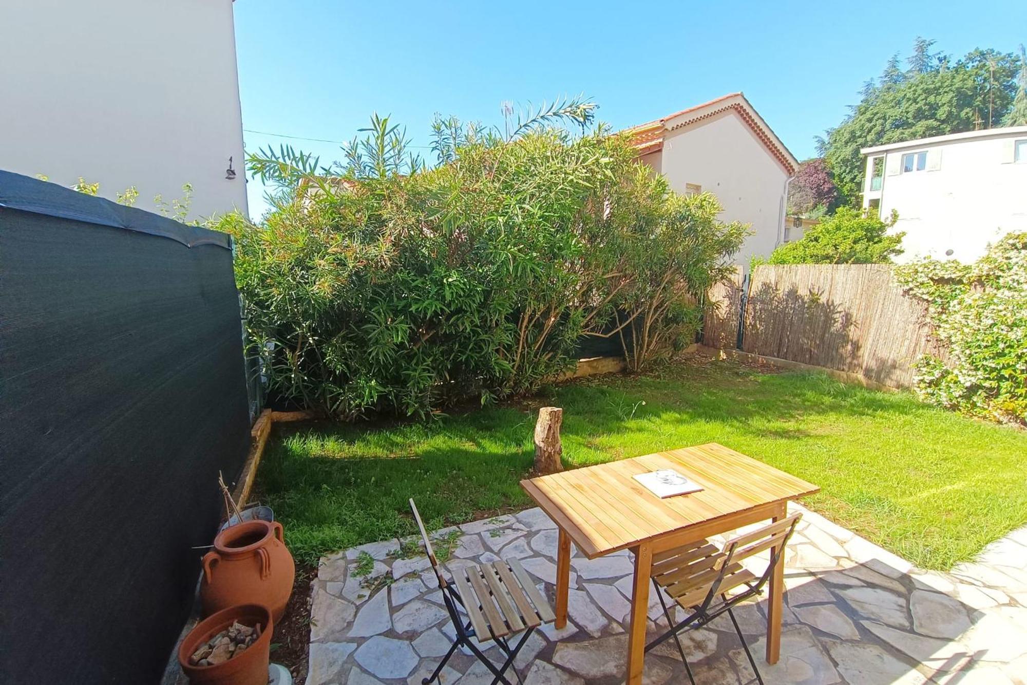 Refurbished With Terrace And Garden