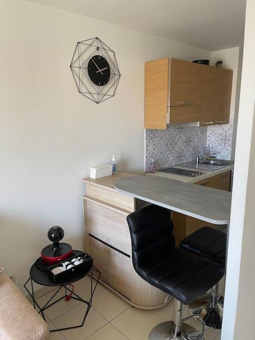 Cosy T2 1-min Walk To Promenade Des & Beach, Sea View