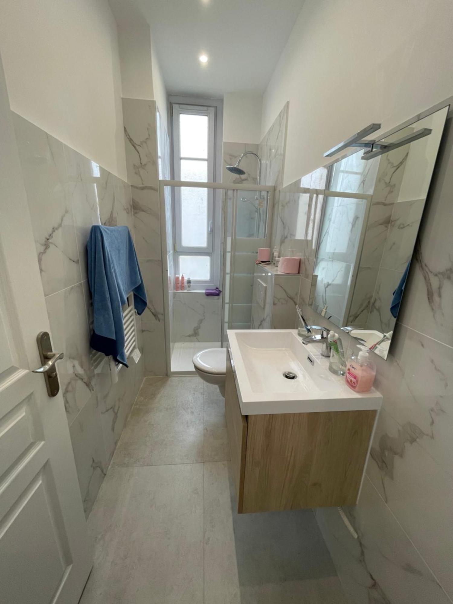 Apartment Cosy Flat 250m From