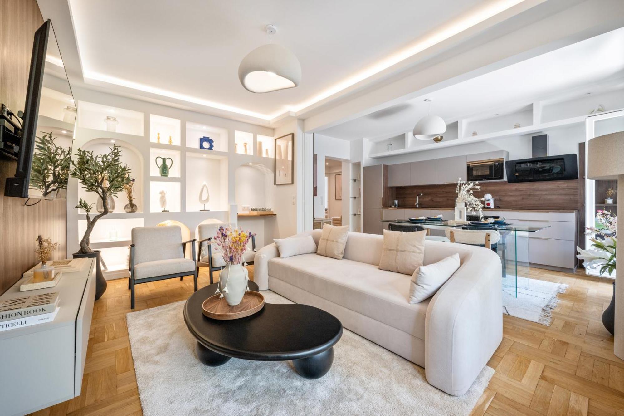 Appartement Luxueux, Spacieux Et Equipe A 5 Min Du Port