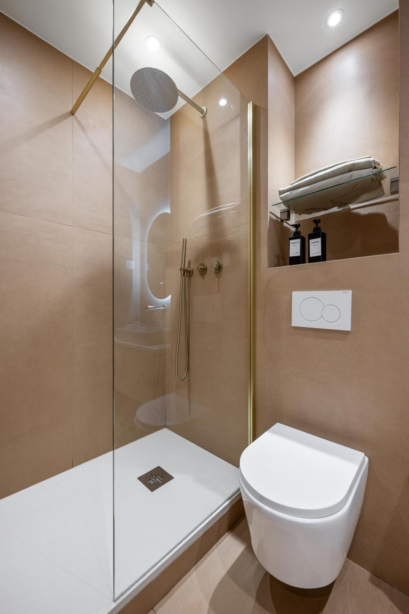 Luxueux, Spacieux Et Equipe A 5 Min Du Port Appartement *