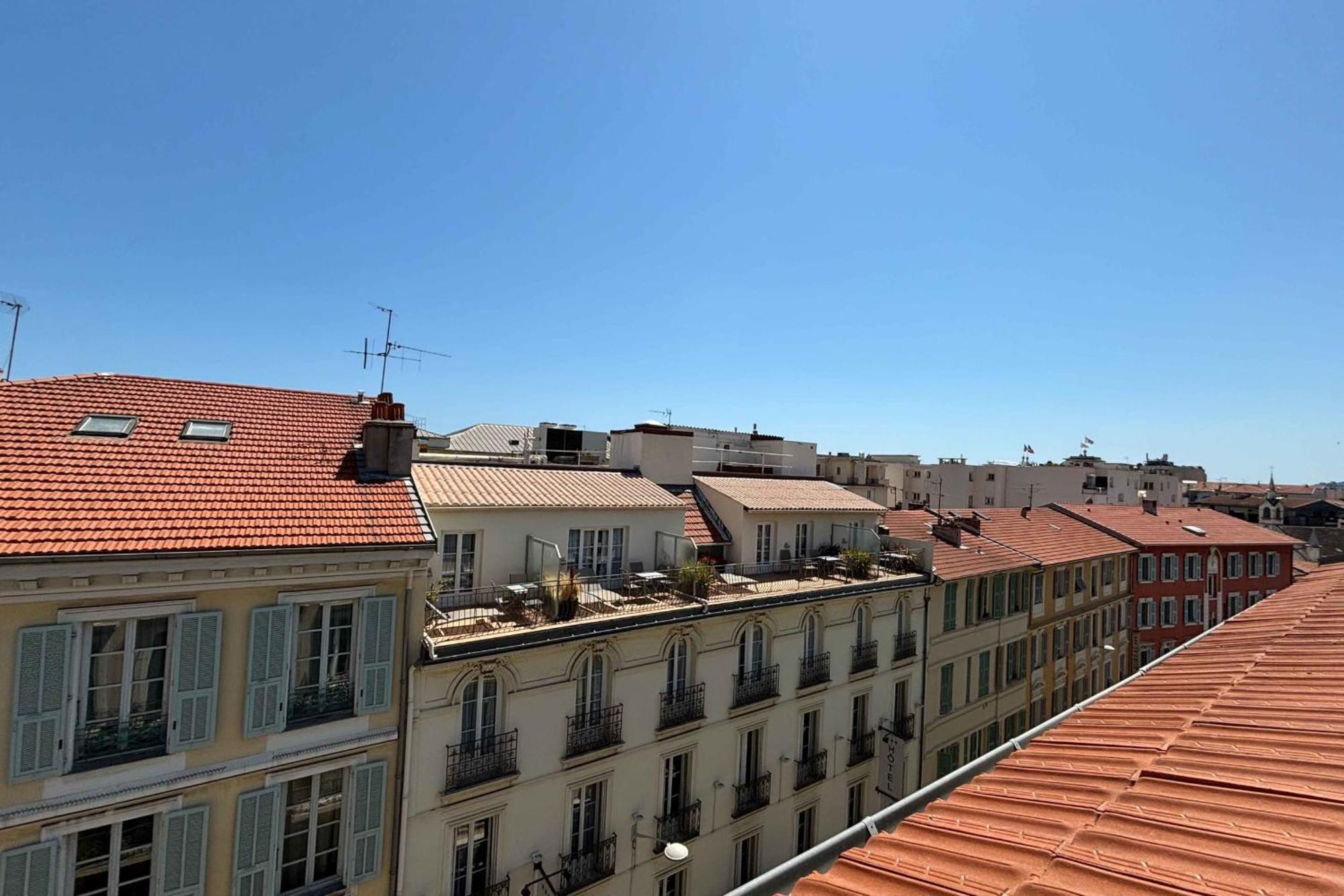 Bright Near The Of * Nice