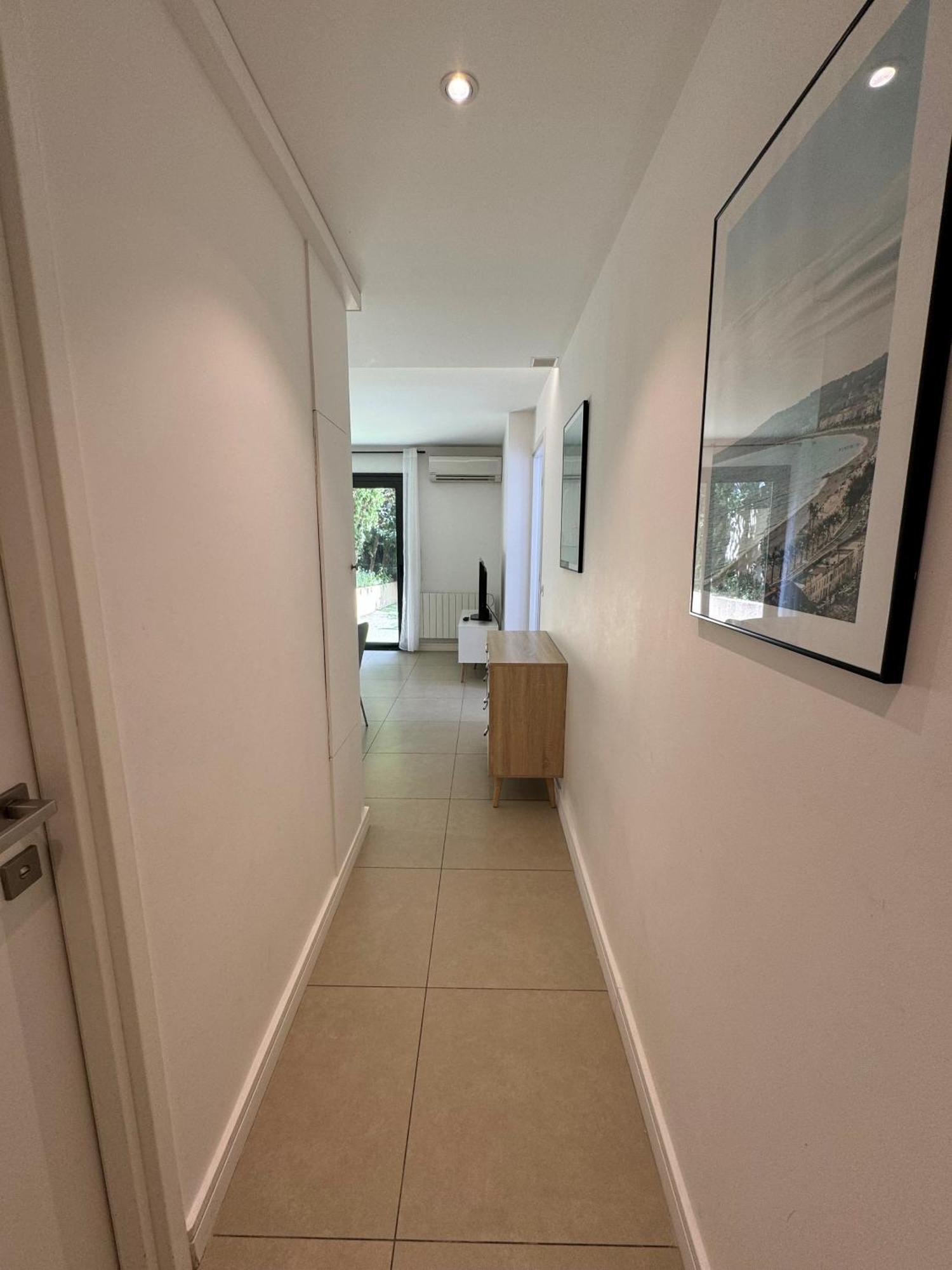Les Volets Bleus Apartment *