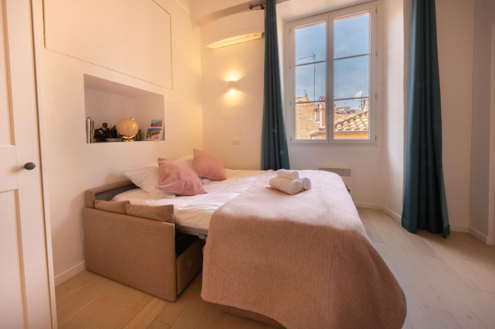 06a3 - Lovely In The Heart Of Old Appartement