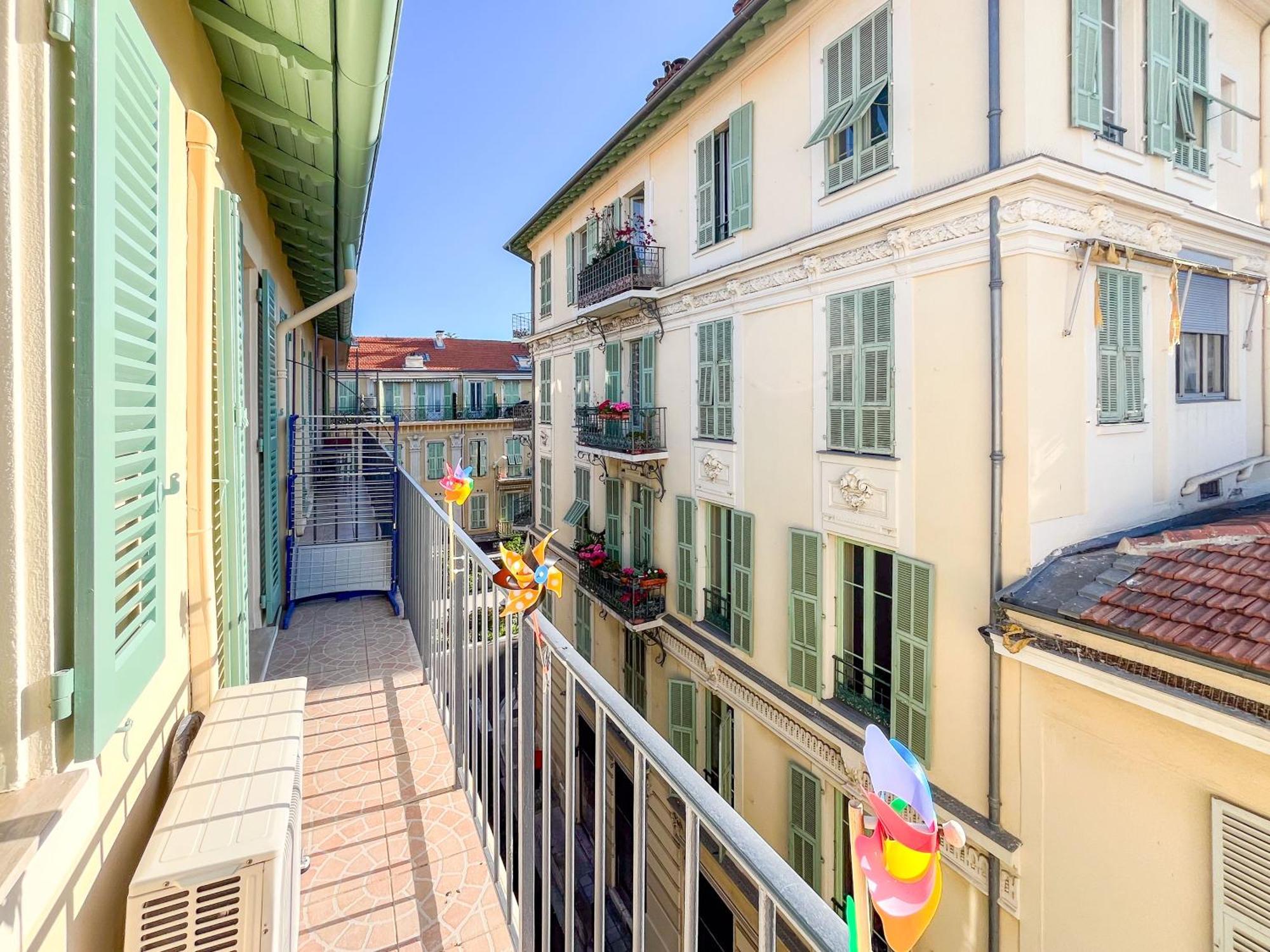 Barralis Hyper Center 2 Pers Ac Wifi