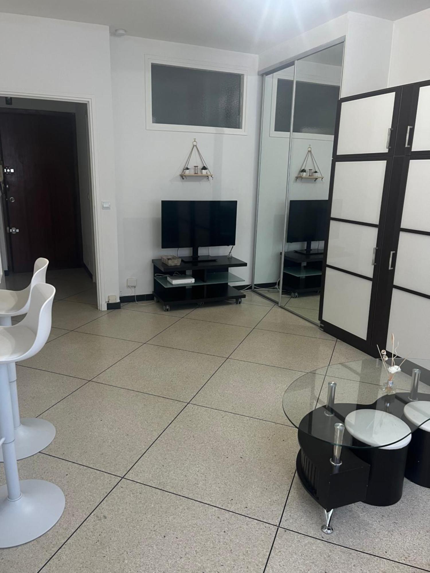 : Superbe Chaleureux Et Fonctionnel Apartment