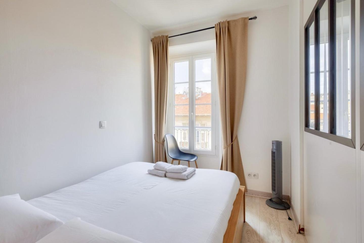 Lovely 1 Bedroom Flat In The Heart Of * Nice
