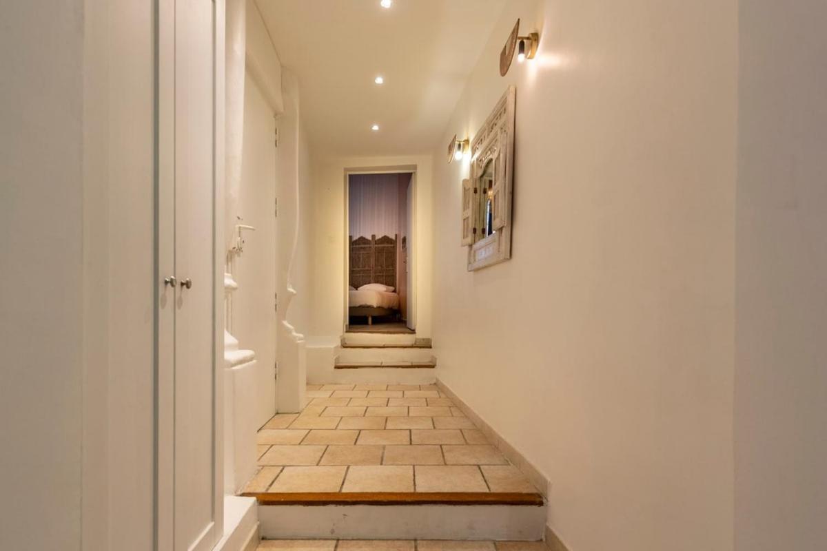 Proche Du Cours Saleya Et De La Plage, Dans Le Vieux Nice, Spacieux Et Climatise Apartment Nice