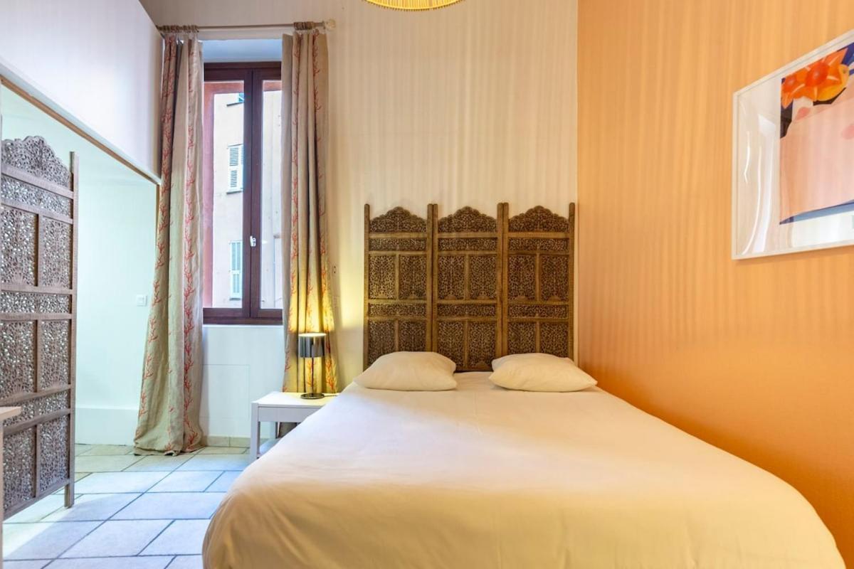 Proche Du Cours Saleya Et De La Plage, Dans Le Vieux Nice, Spacieux Et Climatise Apartment *