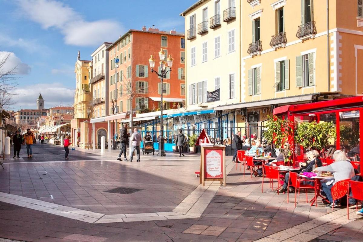 Proche Du Cours Saleya Et De La Plage, Dans Le Vieux Nice, Spacieux Et Climatise * Nice