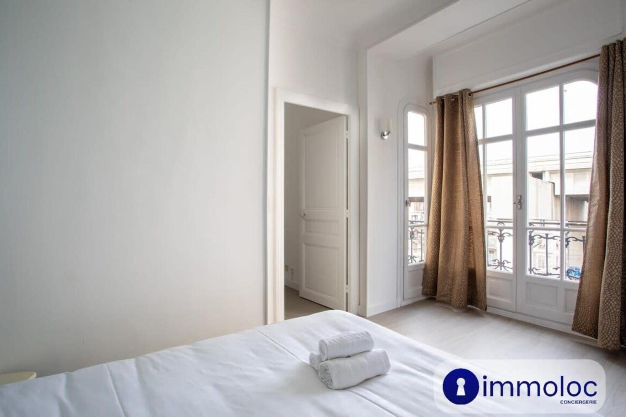Apartment Near Station And Shops *