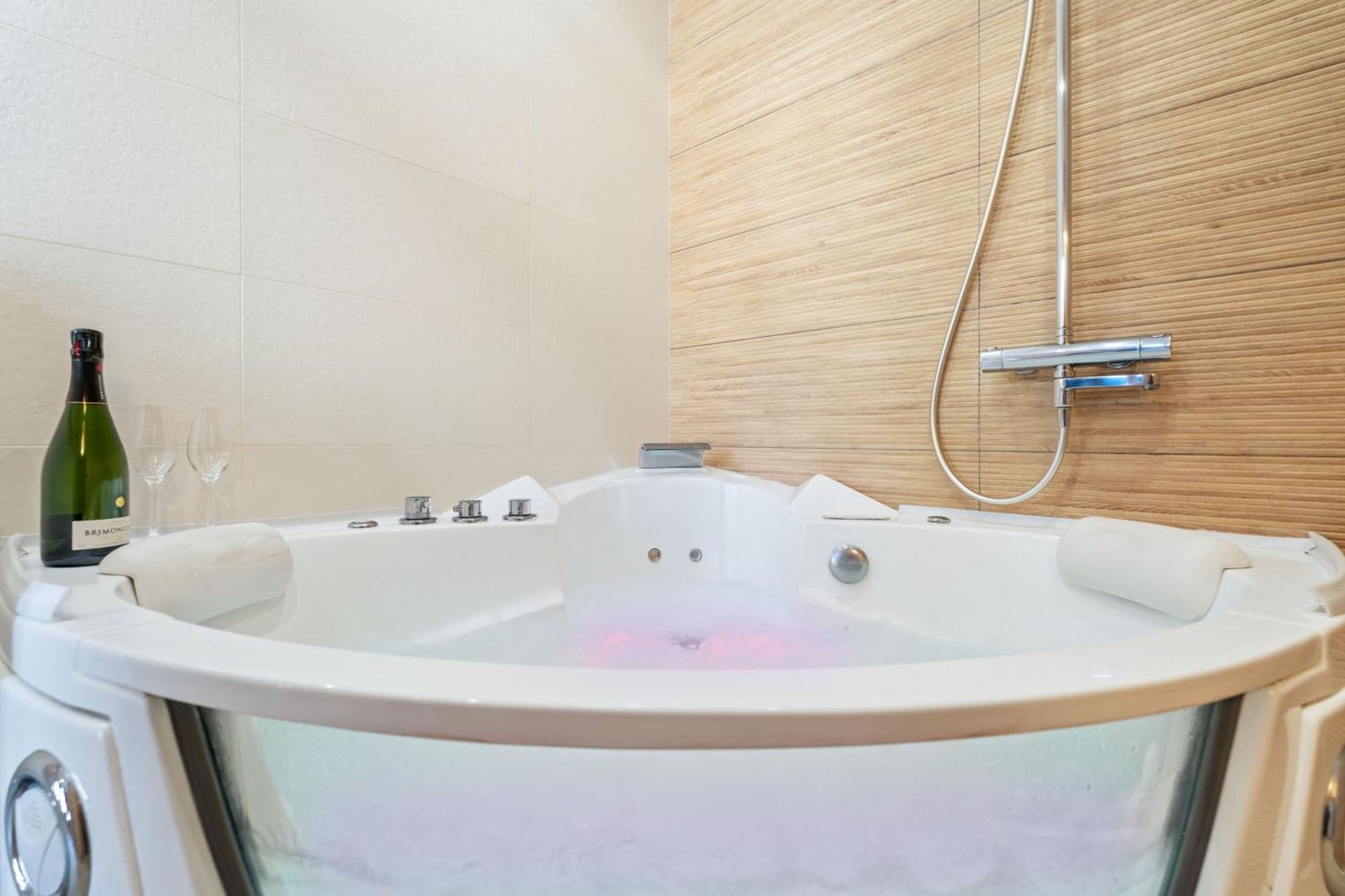 Appartement Renting - Massena - Luxe - Jacuzzi - Terrace - King Bed - Ac Nice