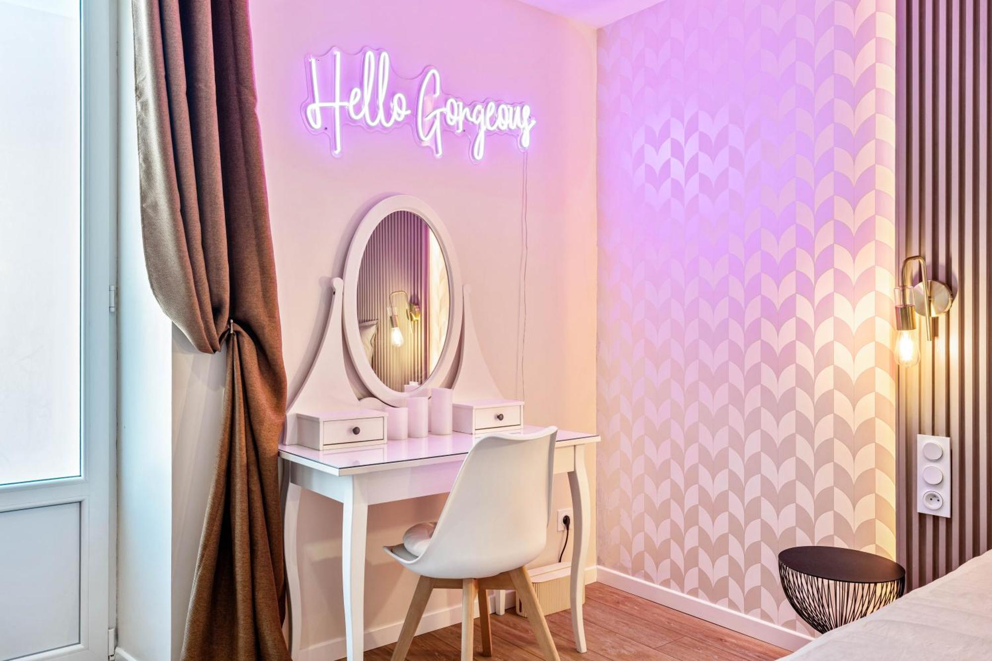 Renting - Massena - Luxe - Jacuzzi - Terrace - King Bed - Ac *