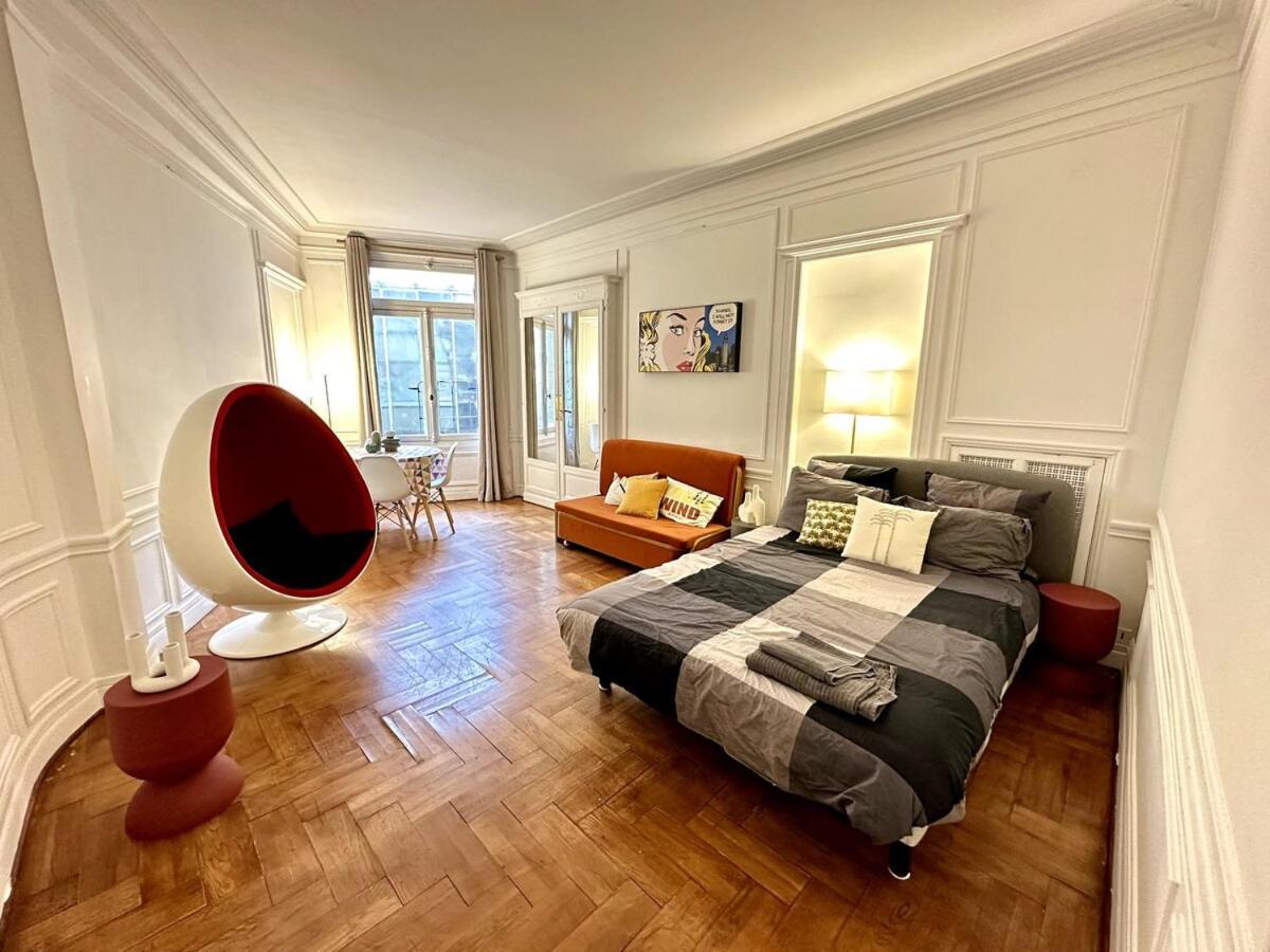 A Luxurious With Ac On Promenade Des Appartement Nice