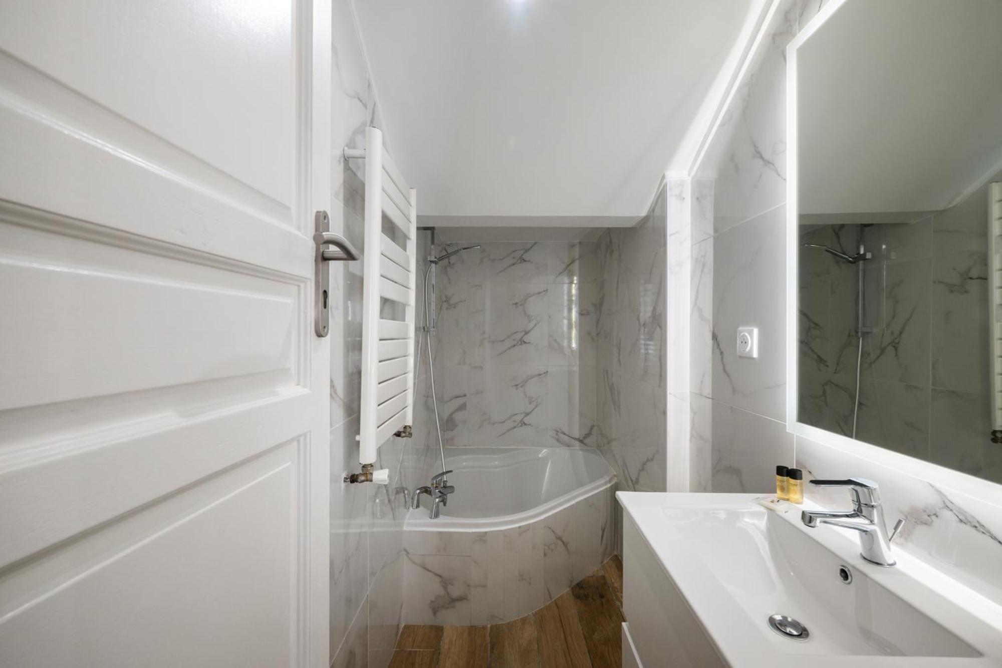 Maison De Familiale, 5 Chambres, Terrasse, A 20 Minutes Du Centre