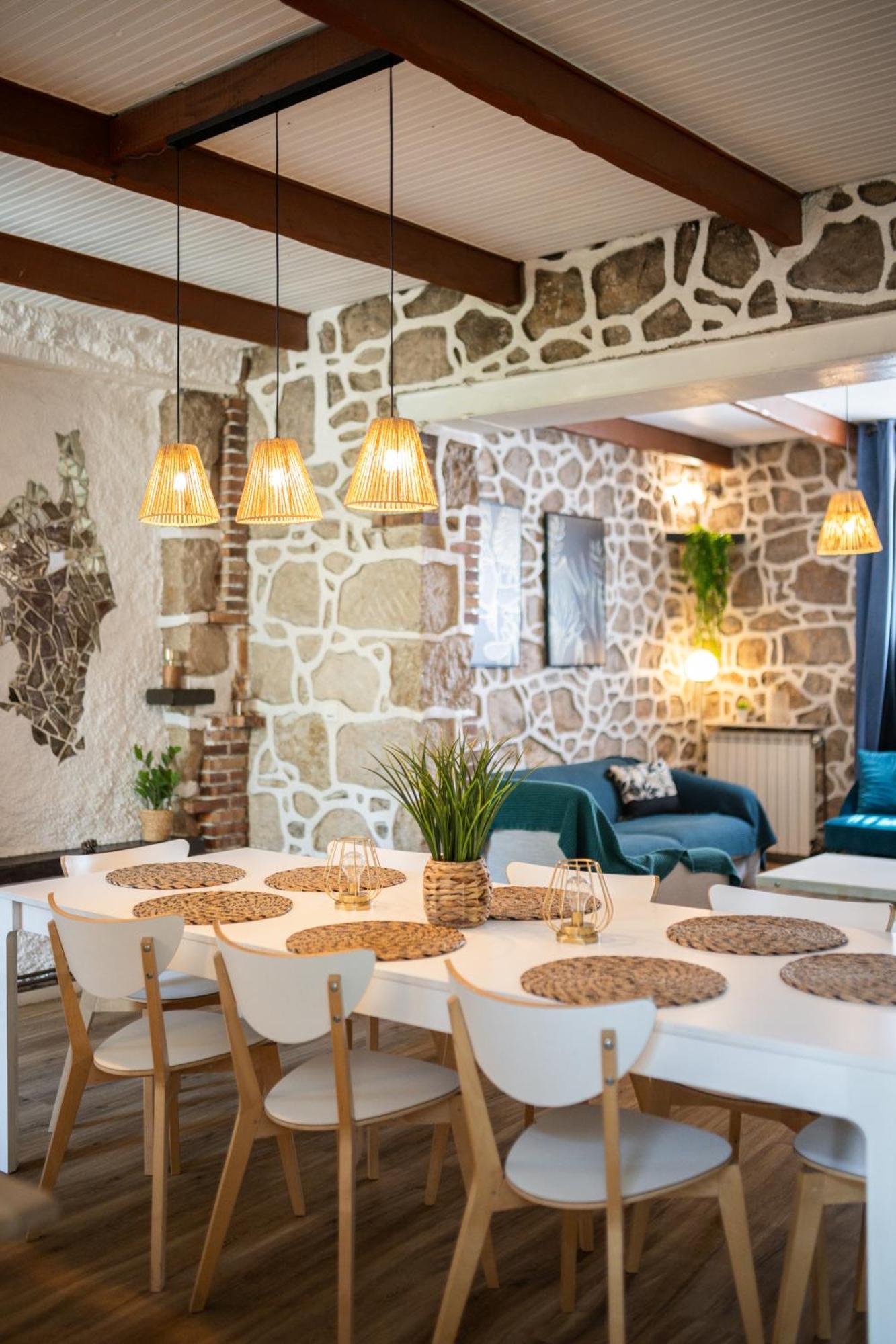 Holiday home Maison De Familiale, 5 Chambres, Terrasse, A 20 Minutes Du Centre