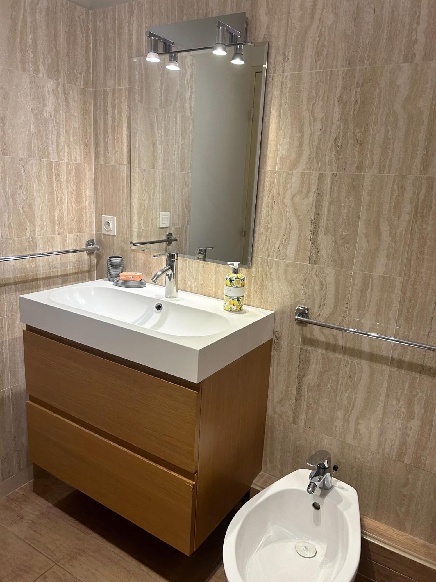 Rivoli Center Terrasse Clim Parking