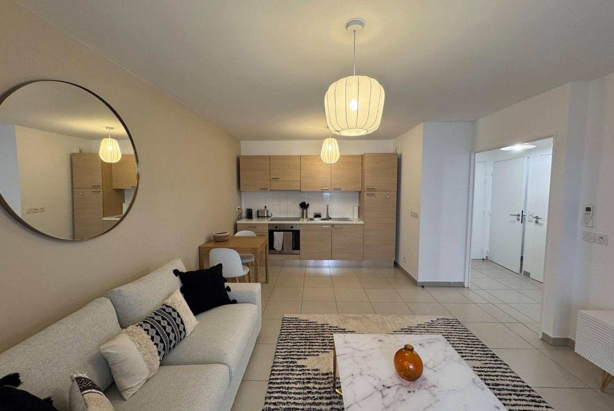 Appartement T2 - - Place Du Pin - Papon *