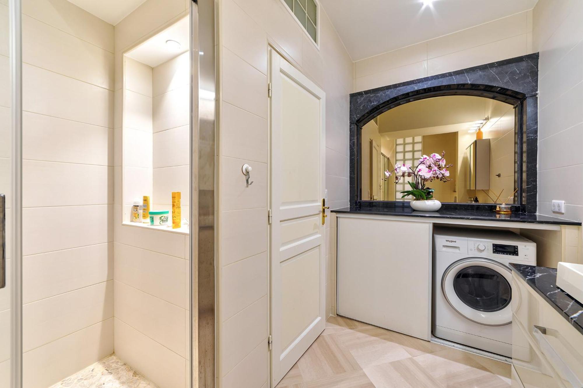 Elegant In Centre With Grand Terrace Nice