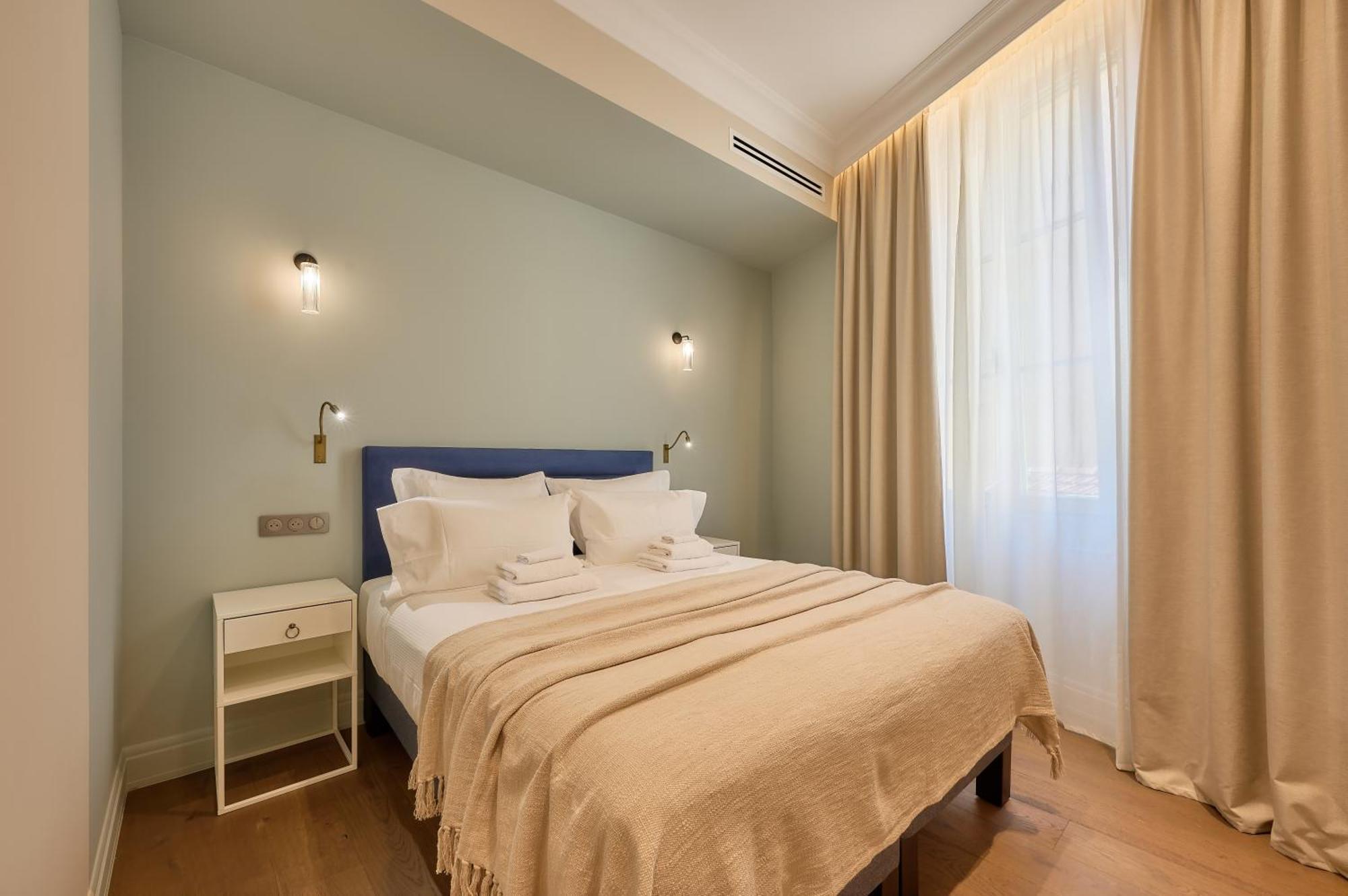 9 Alberti Centre 4*