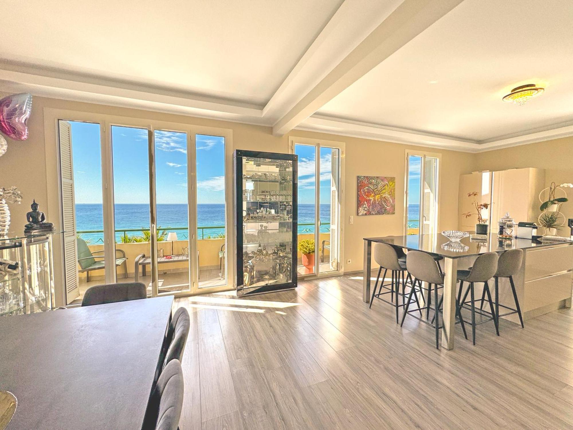 Derniere Etage Sur La Promenade! Apartment Nice