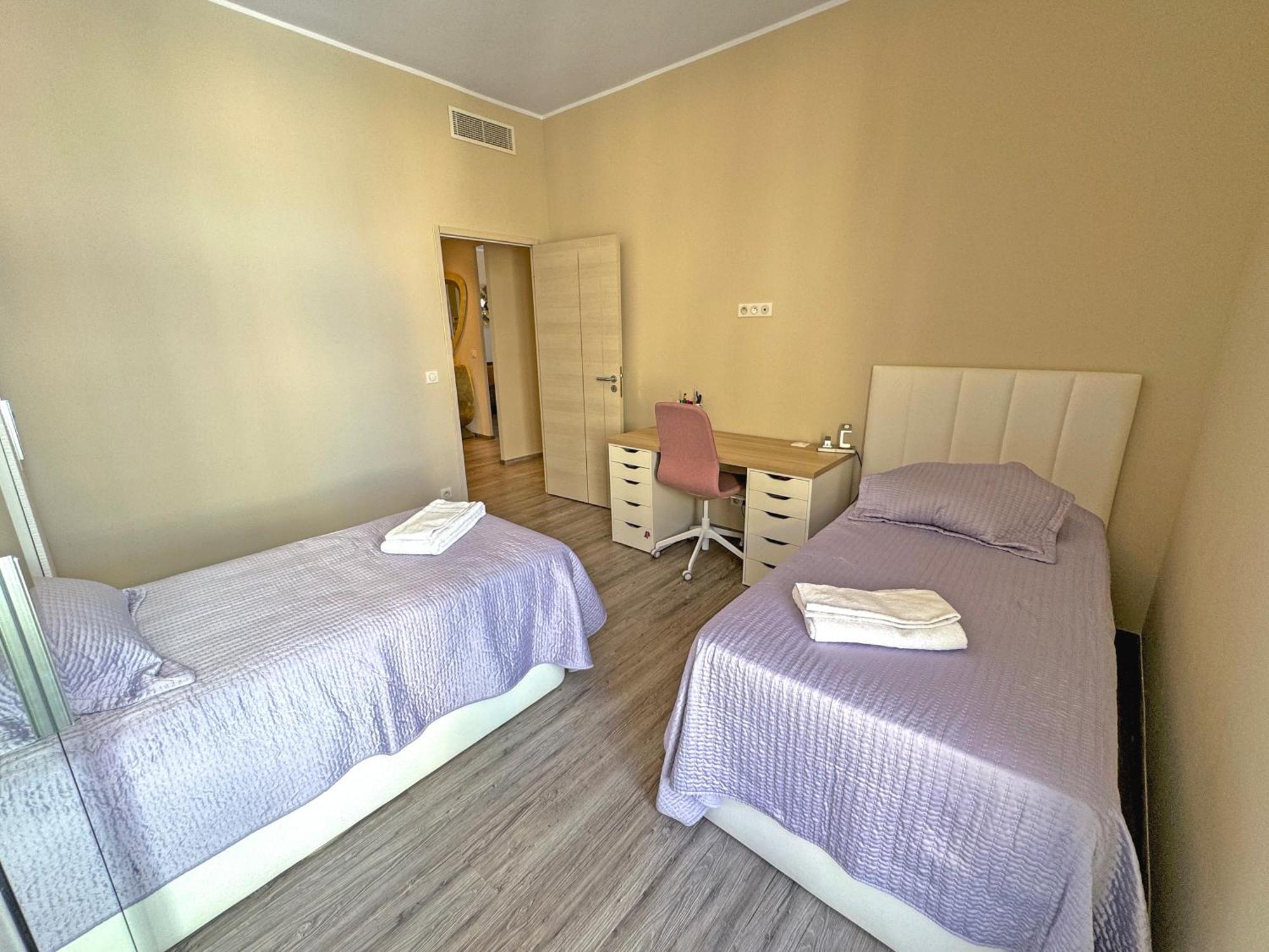 Apartment Derniere Etage Sur La Promenade! Nice