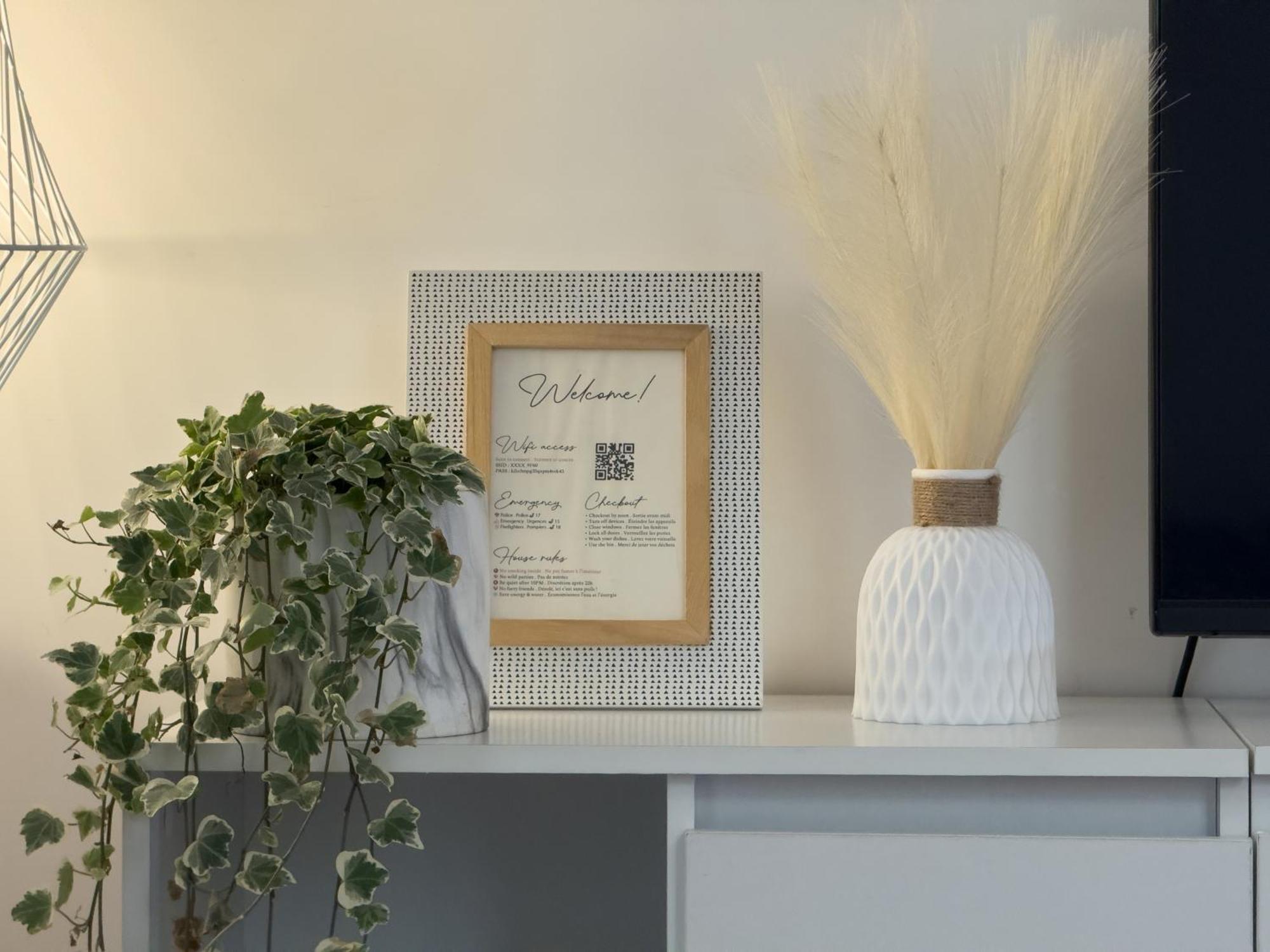 Apartment - Bright & Modern - Private Terrace - Aircon - Near Train & Nice