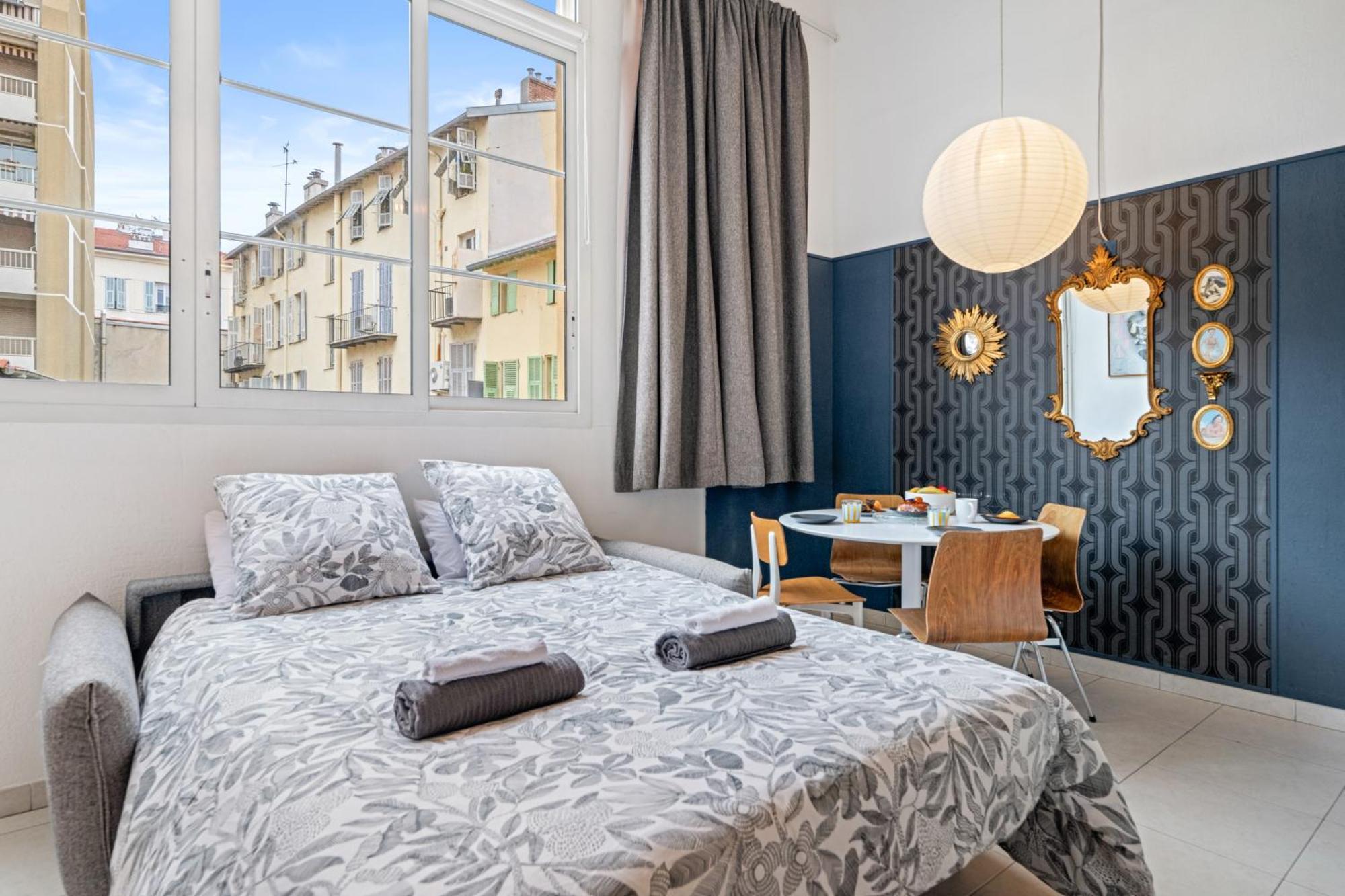 Apartment Nice-duplex-plage-parking-cimatisation