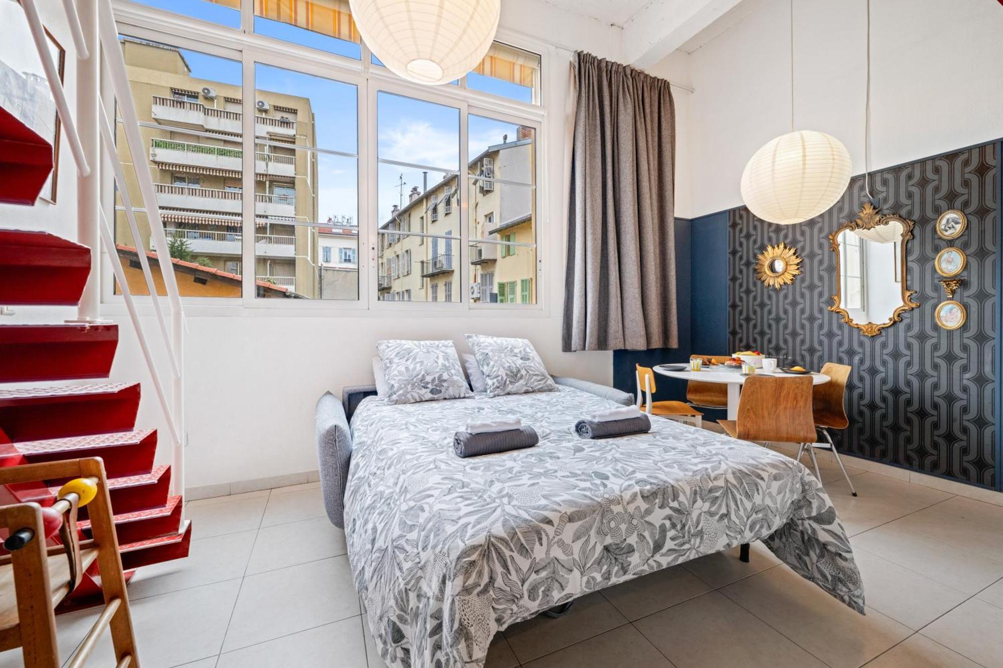 Apartment Nice-duplex-plage-parking-cimatisation *