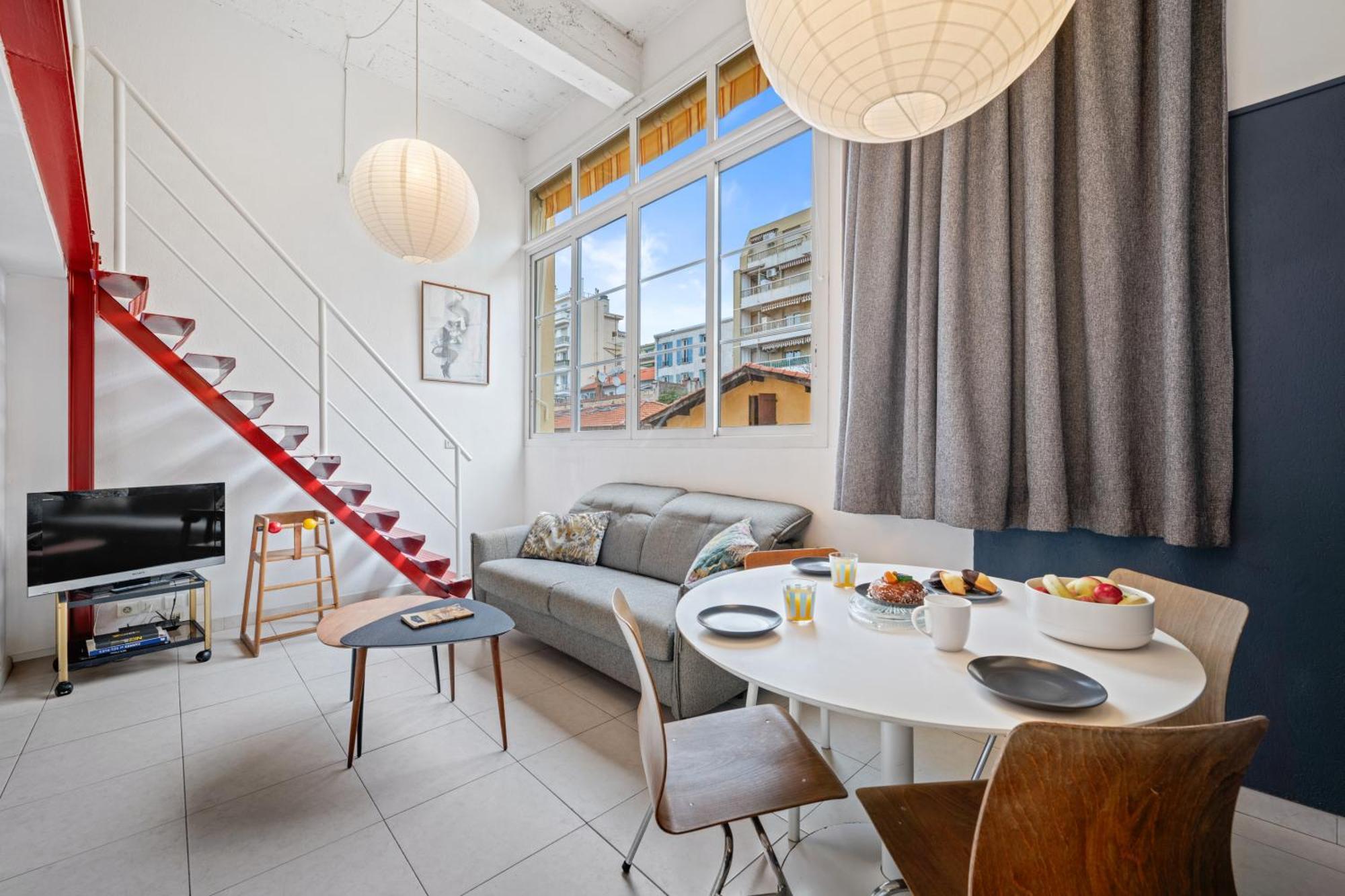 Apartment Nice-duplex-plage-parking-cimatisation *