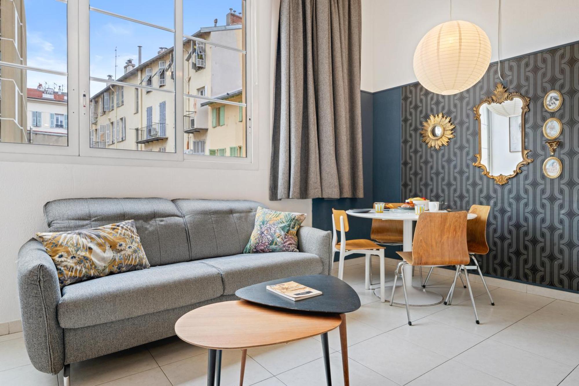 Nice-duplex-plage-parking-cimatisation Apartment *