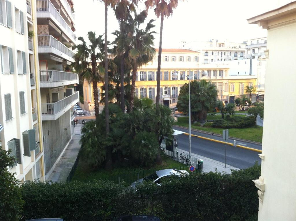 Carlone Nice