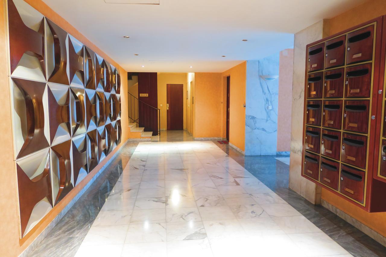 Nestor&jeeves - Debussy Terrasse - - By Shopping Area