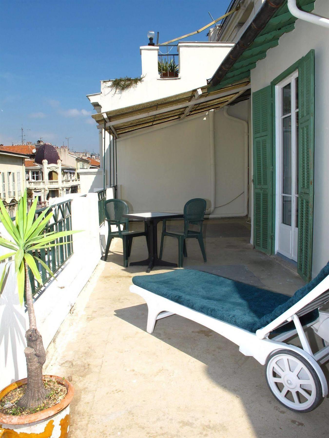 Marly's Hotel 2*