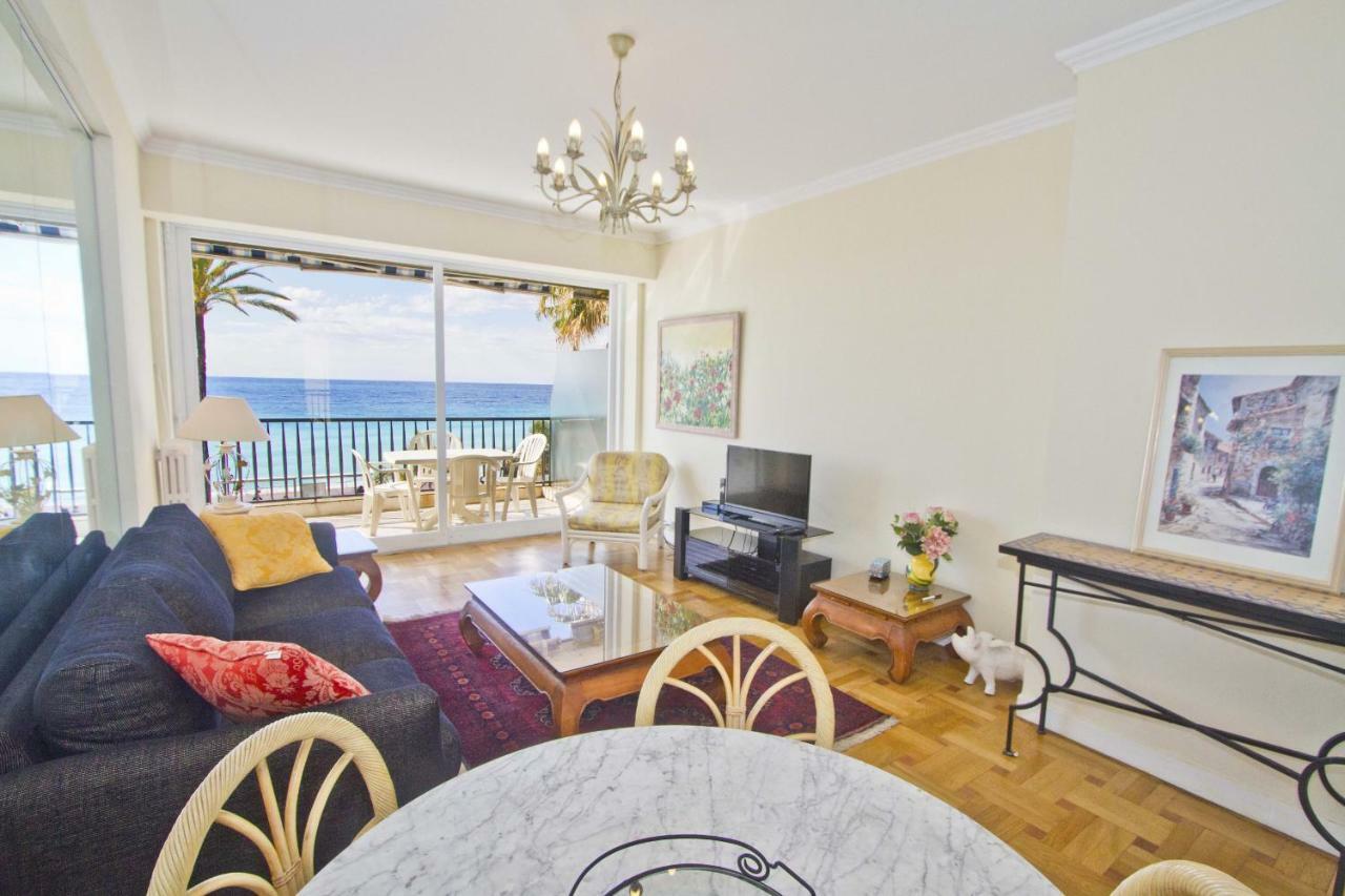 Promenade - Cariatide Promenade Sea View