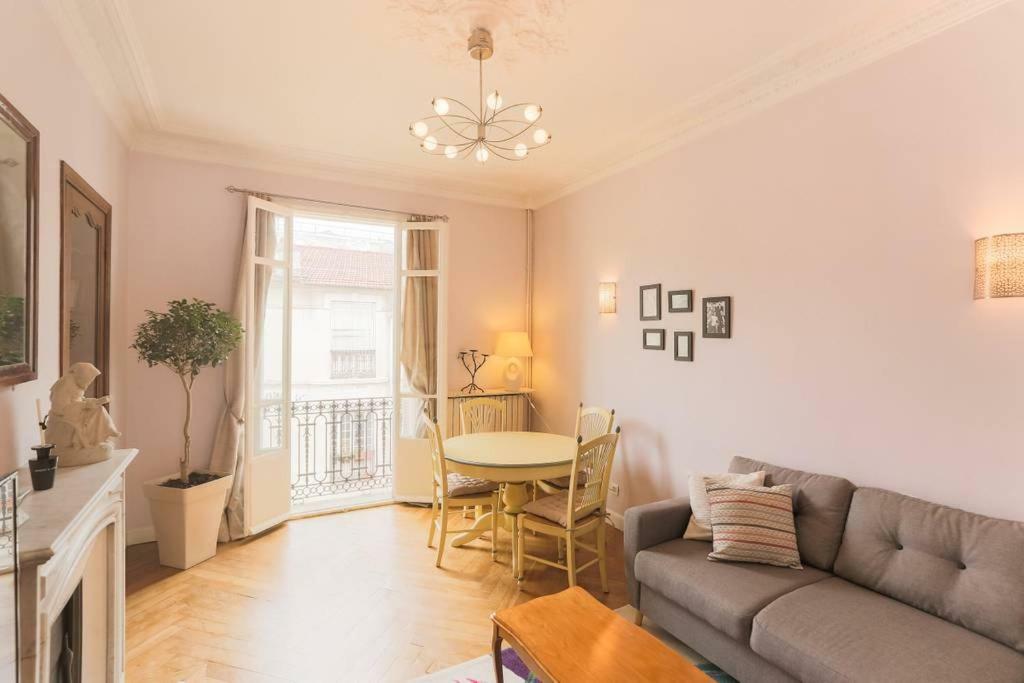 Carre D'or Apartment *