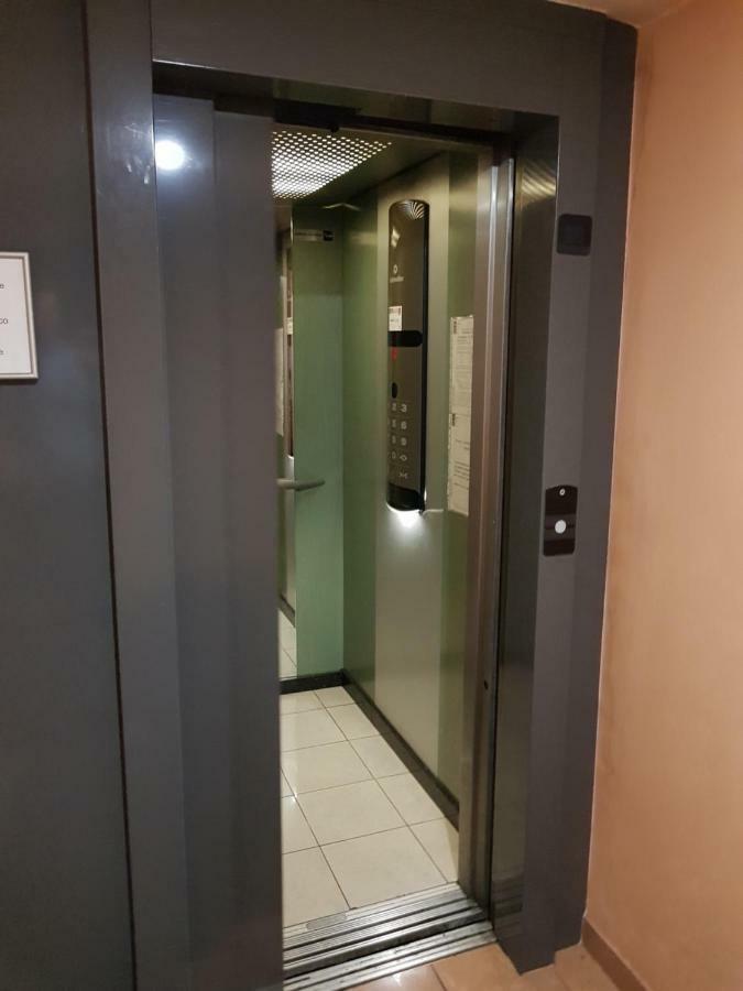 With Swimming Pool 80 Meters Near The Apartment Nice