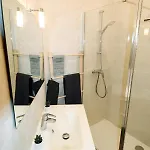 Le Jardin Du Port Apartment