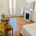 Apartment Le Charme Du Bourgeois Nice