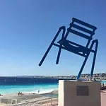Le Californie Cote D'azur Les Pieds Dans L'eau Apartment *